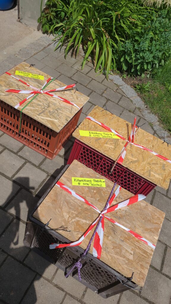 Bislang behelfen wir uns mit unseren selbstgebastelten Kitzkörben...
